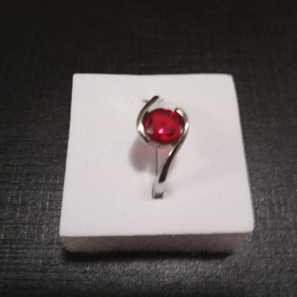 New red ring - Picture 5 of 7